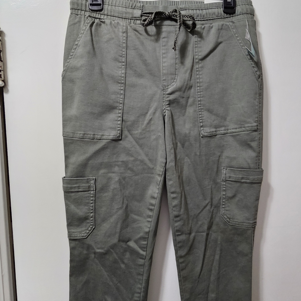 Women's Maurices Army Green Cargo Weekender Pants. Size Small. NWT. - Picture 2 of 10